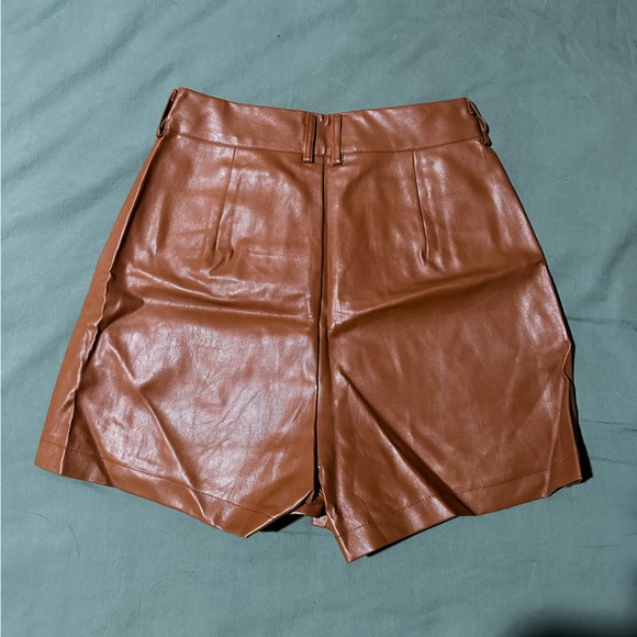 Boohoo High-Waisted Brown Faux Leather Shorts - Picture 2 of 3